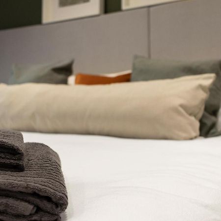 Luxe Courtyard Apartment For 4 Near Exeter City Centre Kültér fotó